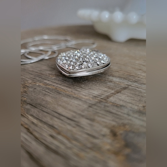 Vintage Silver Tone Heart Shaped Pendant Necklace - Picture 6 of 8